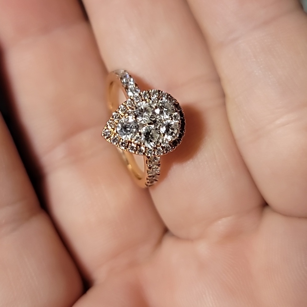 14kt Gold & Diamonds Ring 6.5 - Picture 11 of 12